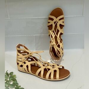 Gentle Souls by Kenneth Cole Women's Break My Heart Gladiator Sandal Size 8.5